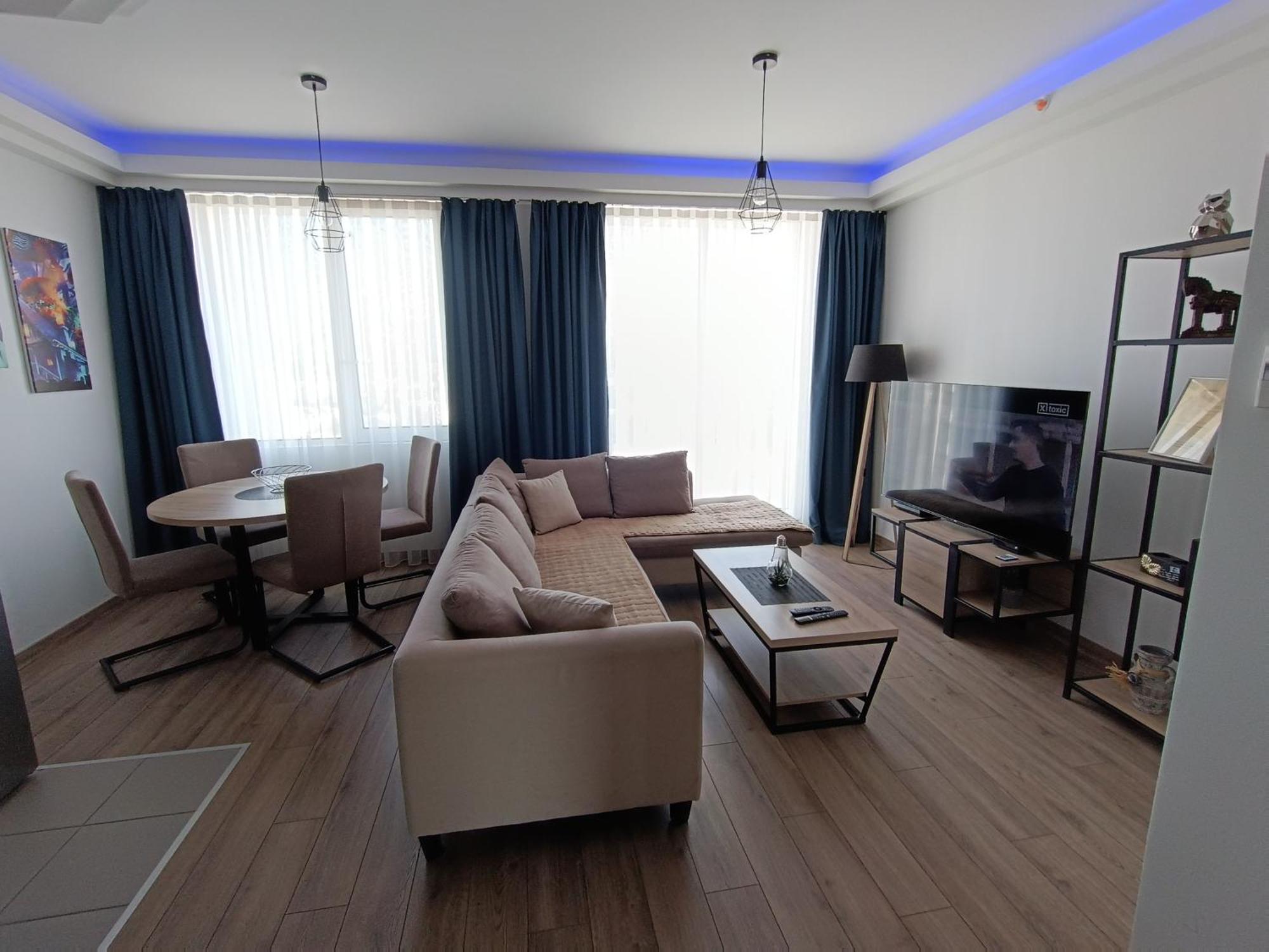 18Th & 16H Floor Secure Luxury Condos With Pool & Fitness Included In Price Szkopje Kültér fotó