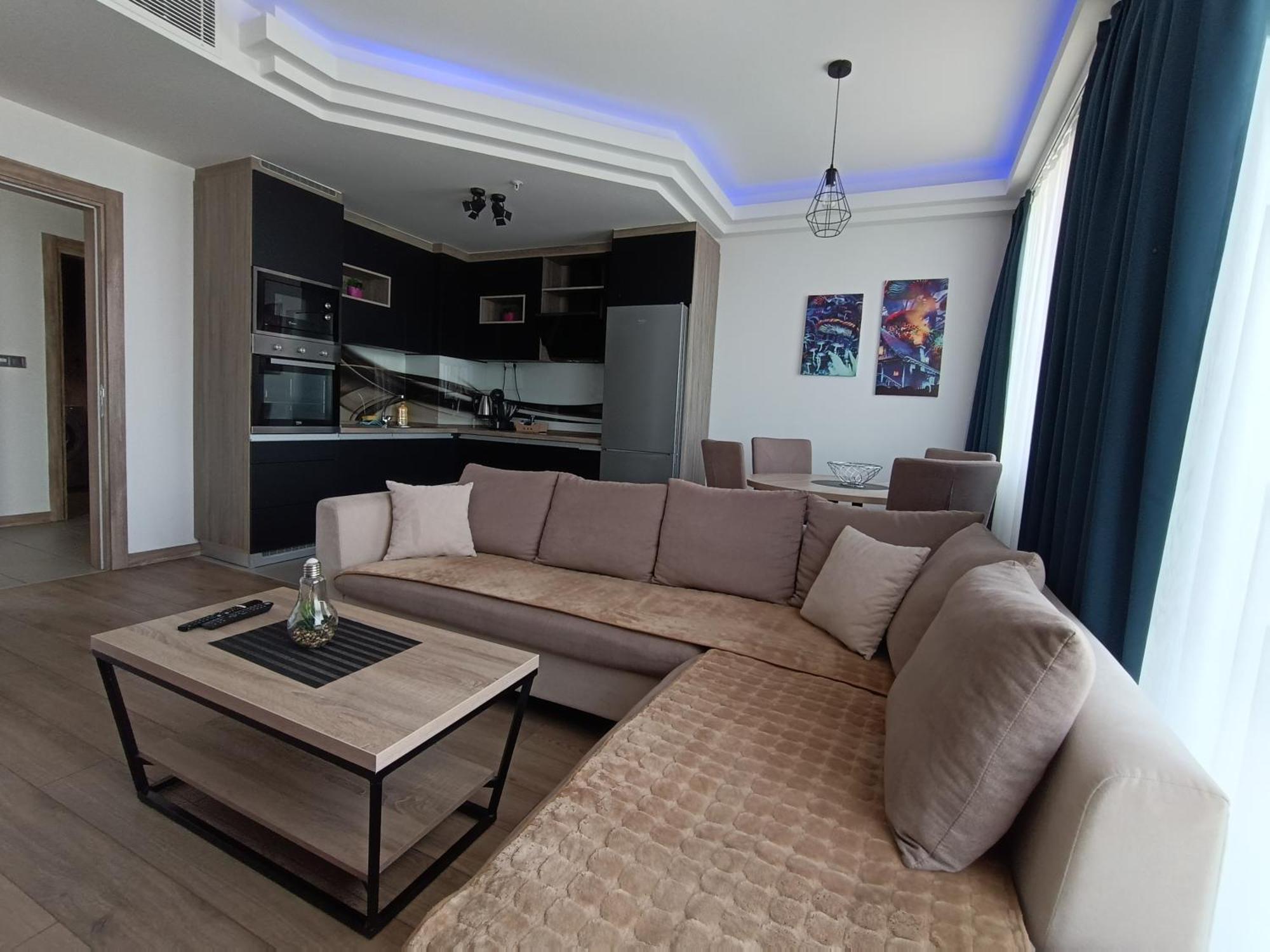 18Th & 16H Floor Secure Luxury Condos With Pool & Fitness Included In Price Szkopje Kültér fotó