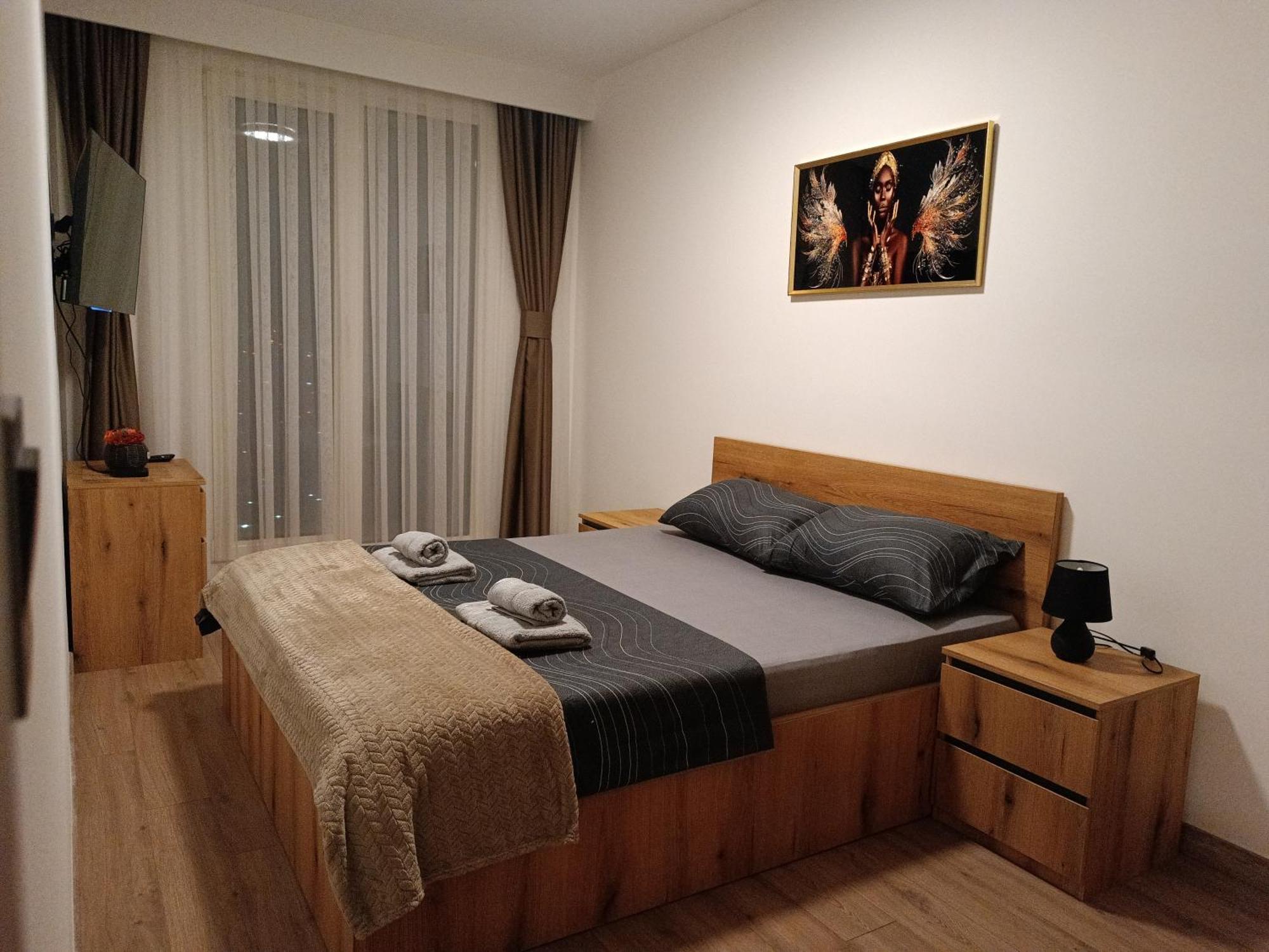 18Th & 16H Floor Secure Luxury Condos With Pool & Fitness Included In Price Szkopje Kültér fotó
